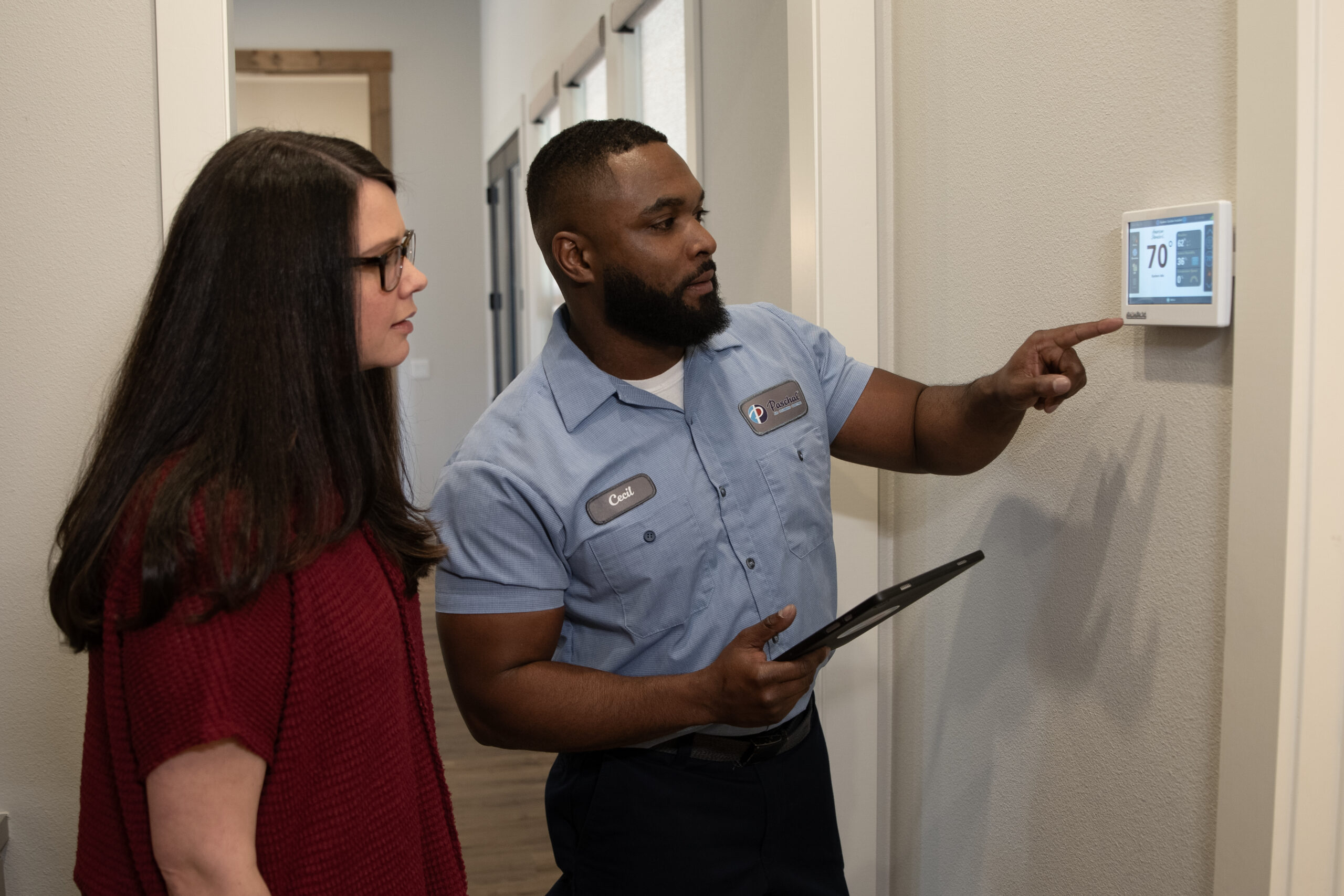 HVAC_TECH_CUSTOMER_THERMOSTAT_SERIOUS