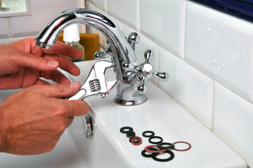 fixing faucet wrench o rings 840x560 75